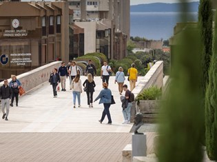 kampus_split50-011025 (2).jpg